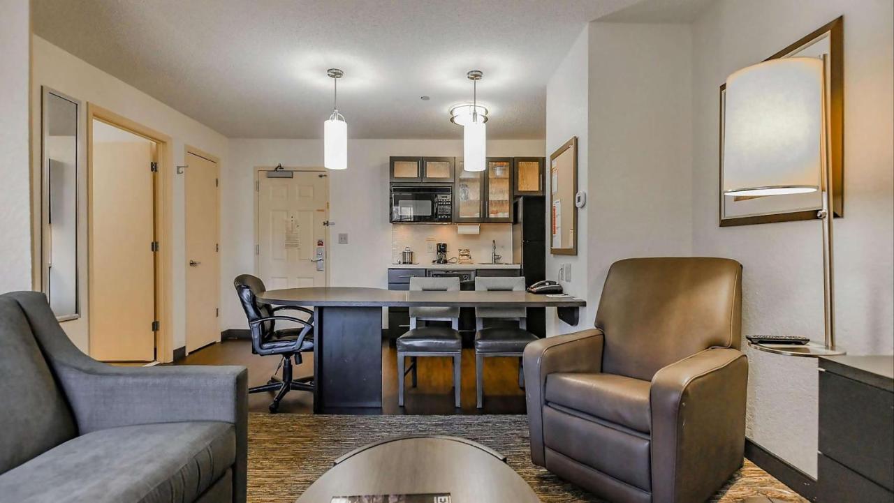 Sonesta Simply Suites Oklahoma City Airport Екстер'єр фото